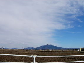 カシマサッカースタジアムへ行く途中見えた筑波山